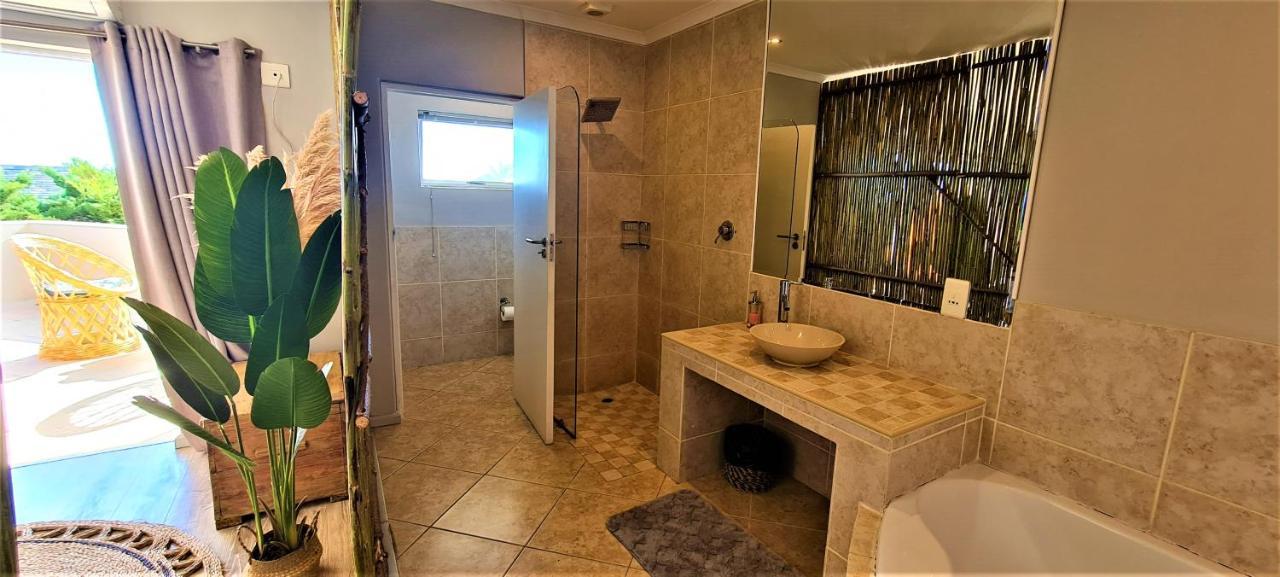 African Groove Camps Bay Guest house Cape Town